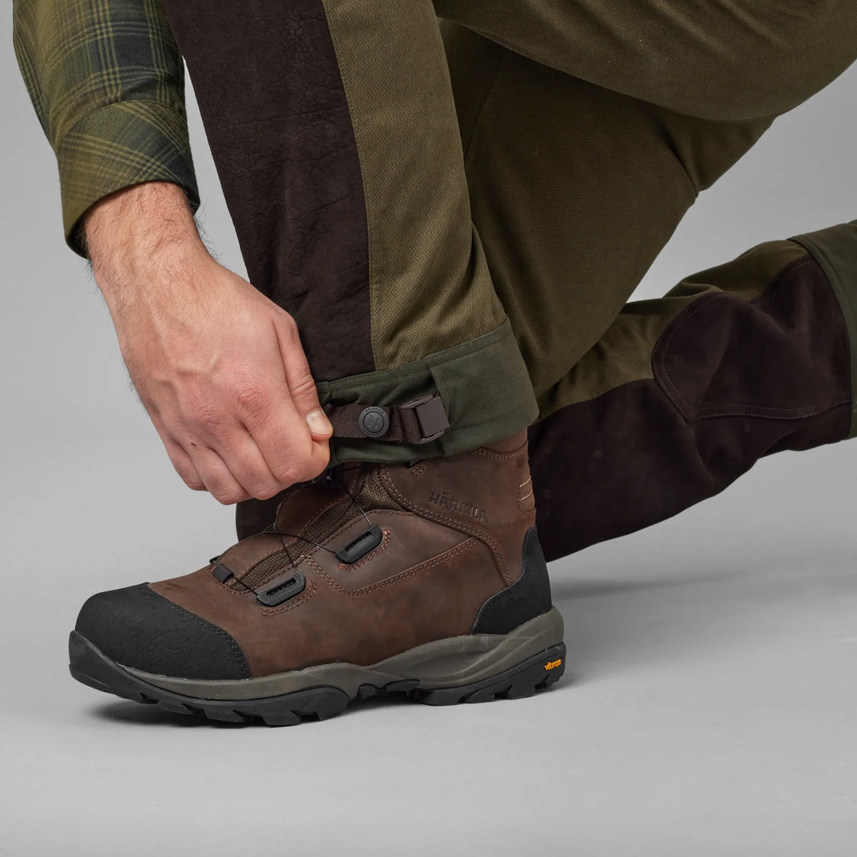 VETTED VINTAGE™ Driven Hunt HWS leather trousers - Willow green/Shadow brown