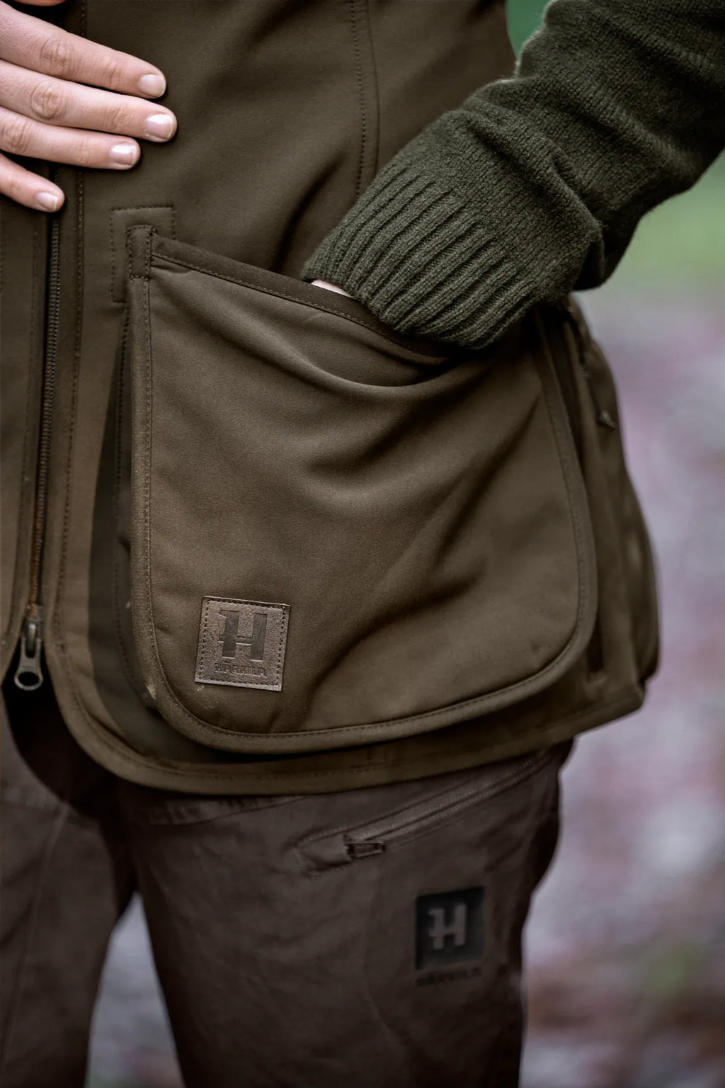 Skye shooting waistcoat W - Willow green/Shadow brown