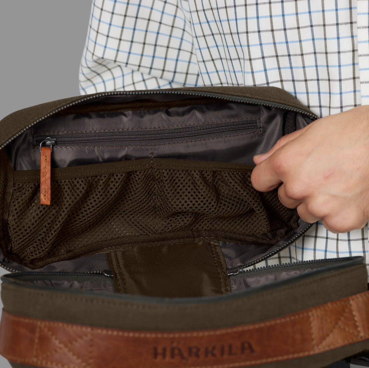Härkila toiletry bag - Warm olive